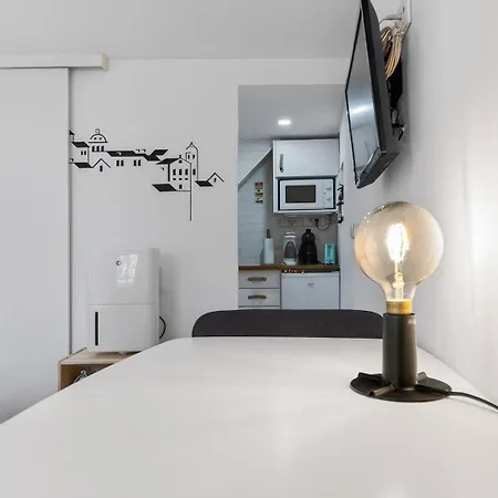 Basement Flat In The Heart Of Alfama