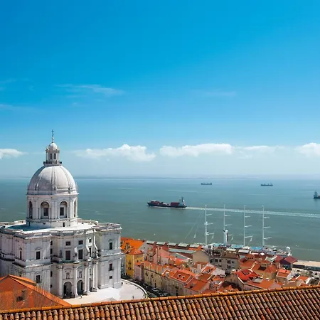 Alfama Steps * Lissabon