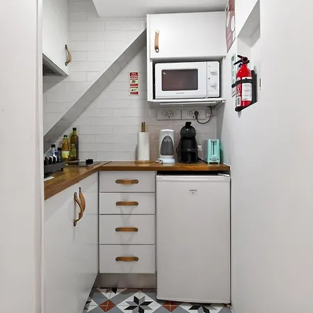 Basement Flat In The Heart Of Alfama