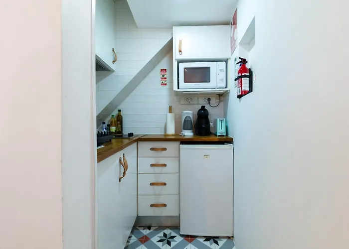 Studio Basement Flat In The Heart Of Alfama 리스본