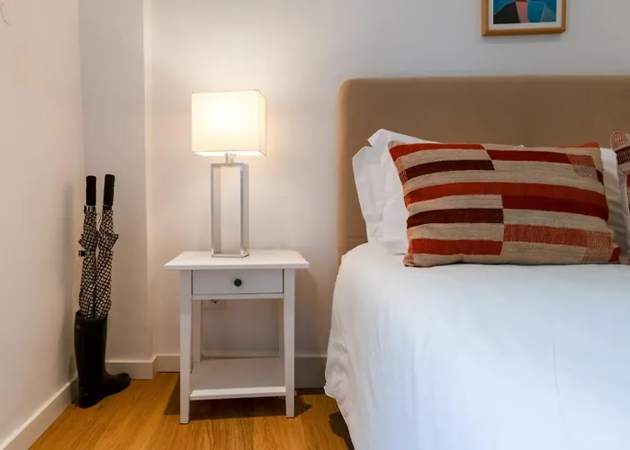 Studio Basement Flat In The Heart Of Alfama * 리스본