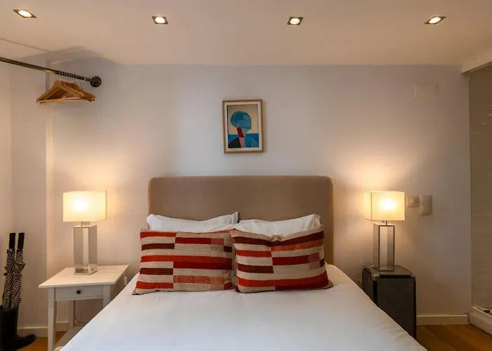 Studio Basement Flat In The Heart Of Alfama 아파트 *