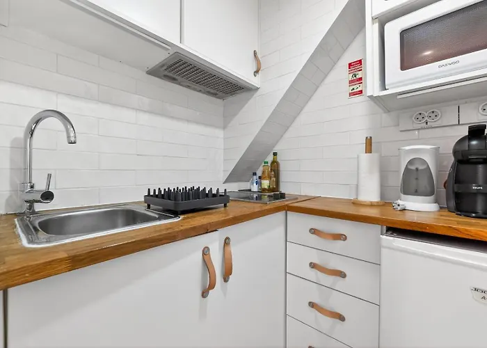 아파트 Studio Basement Flat In The Heart Of Alfama *