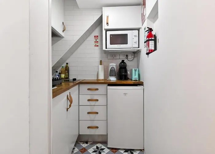 Studio Basement Flat In The Heart Of Alfama