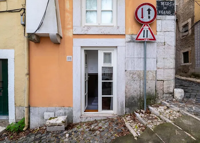 아파트 Studio Basement Flat In The Heart Of Alfama