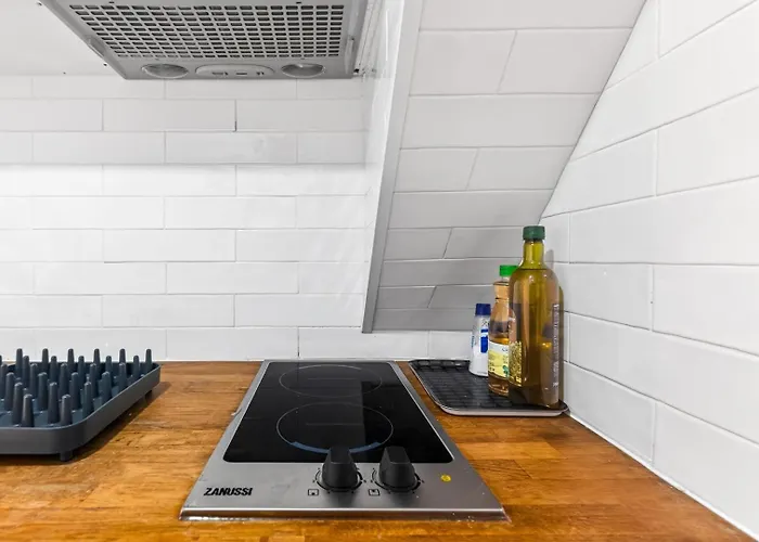 아파트 Studio Basement Flat In The Heart Of Alfama 리스본